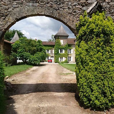 Pierre Deluen Domaine De La Grange De Quaire Panzió Chassenon Kültér fotó