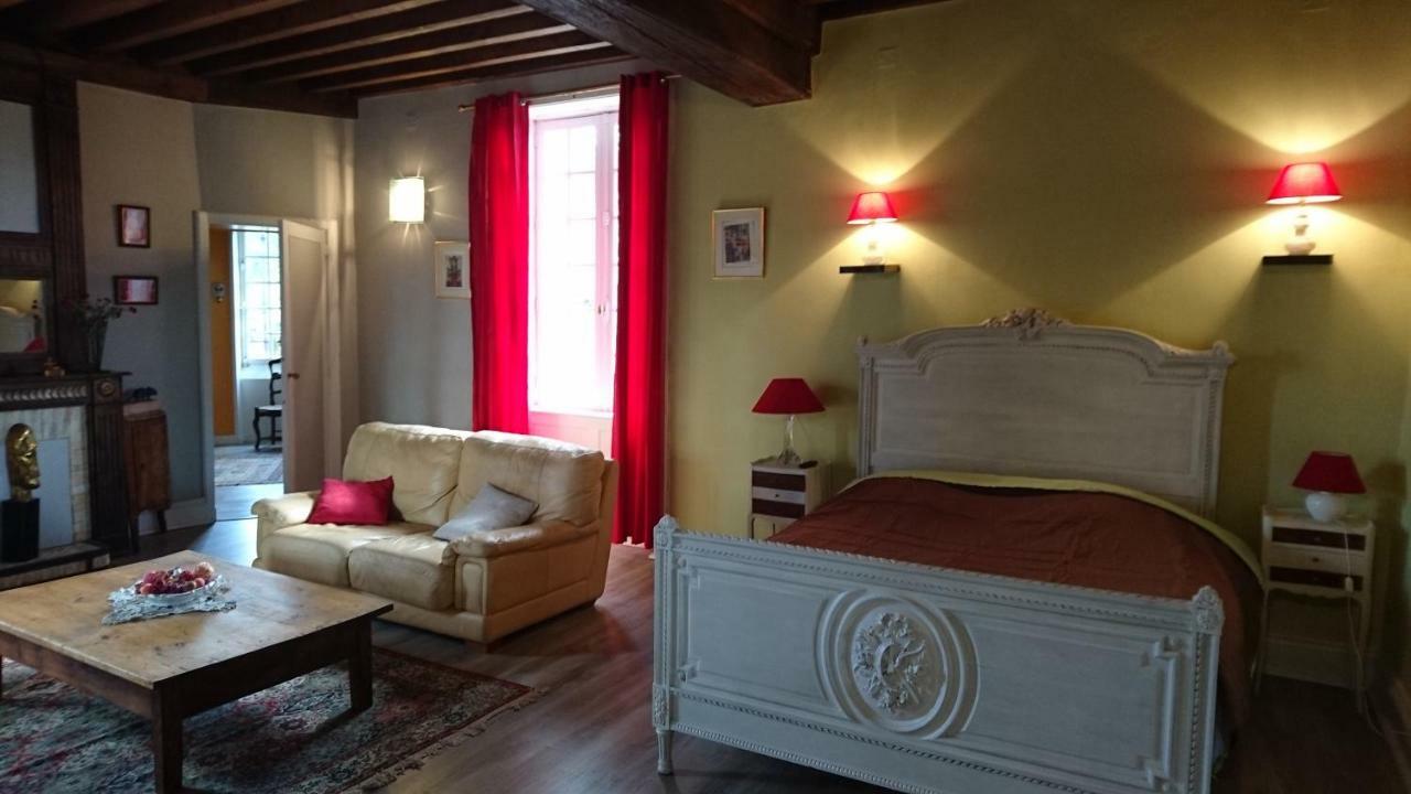 Pierre Deluen Domaine De La Grange De Quaire Panzió Chassenon Kültér fotó